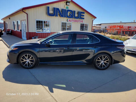 2021 Toyota Camry for sale at UNIQUE AUTOMOTIVE "BE UNIQUE" in Garden City KS