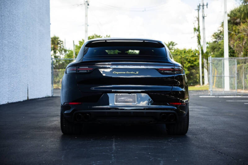 2022 Porsche Cayenne Turbo S E-Hybrid Coupe