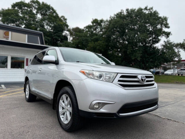 2013 Toyota Highlander for sale at Nutfield Petroleum in Londonderry, NH