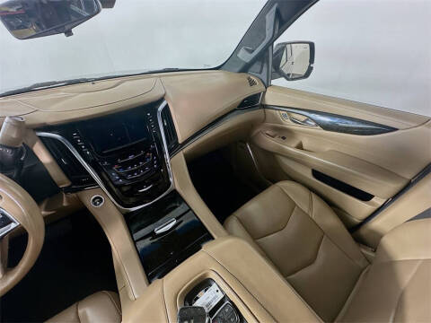 2019 Cadillac Escalade Platinum