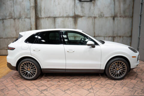 2022 Porsche Cayenne Platinum Edition