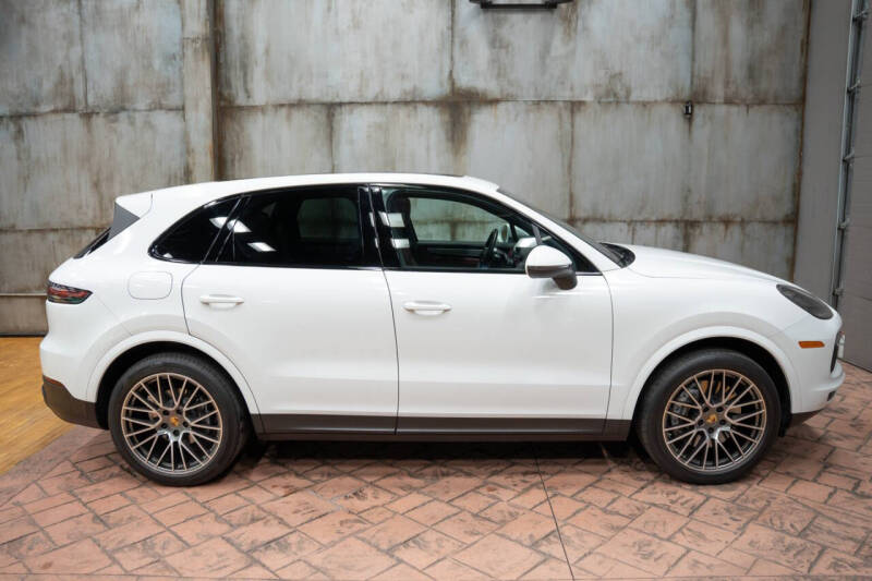 2022 Porsche Cayenne Platinum Edition