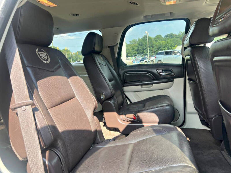 2012 Cadillac Escalade Platinum Edition