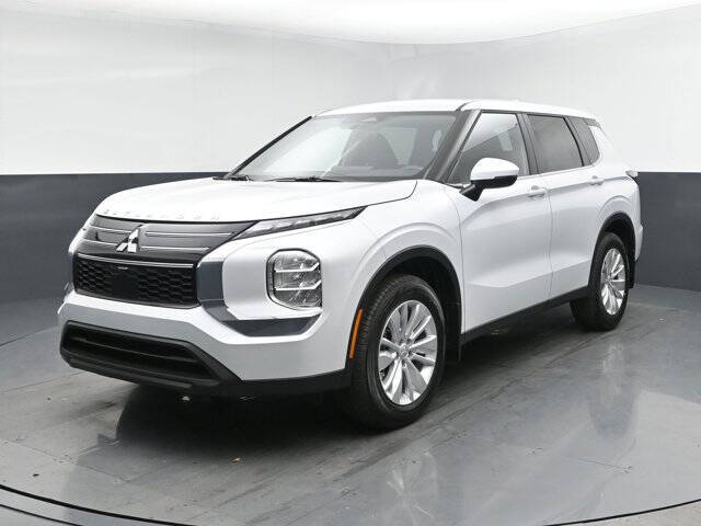 2026 Mitsubishi Outlander ES