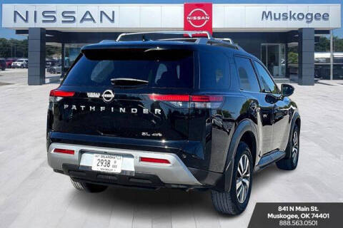 2023 Nissan Pathfinder SL