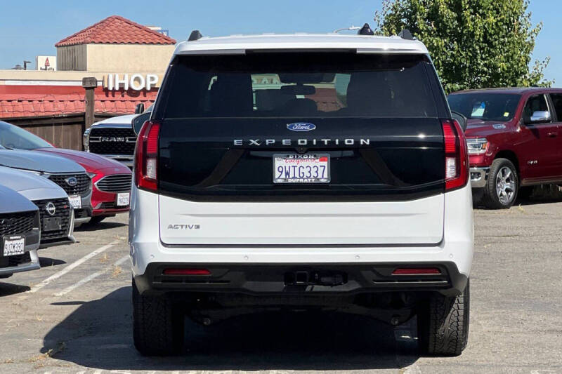 2025 Ford Expedition Active