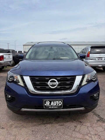 2017 Nissan Pathfinder Platinum