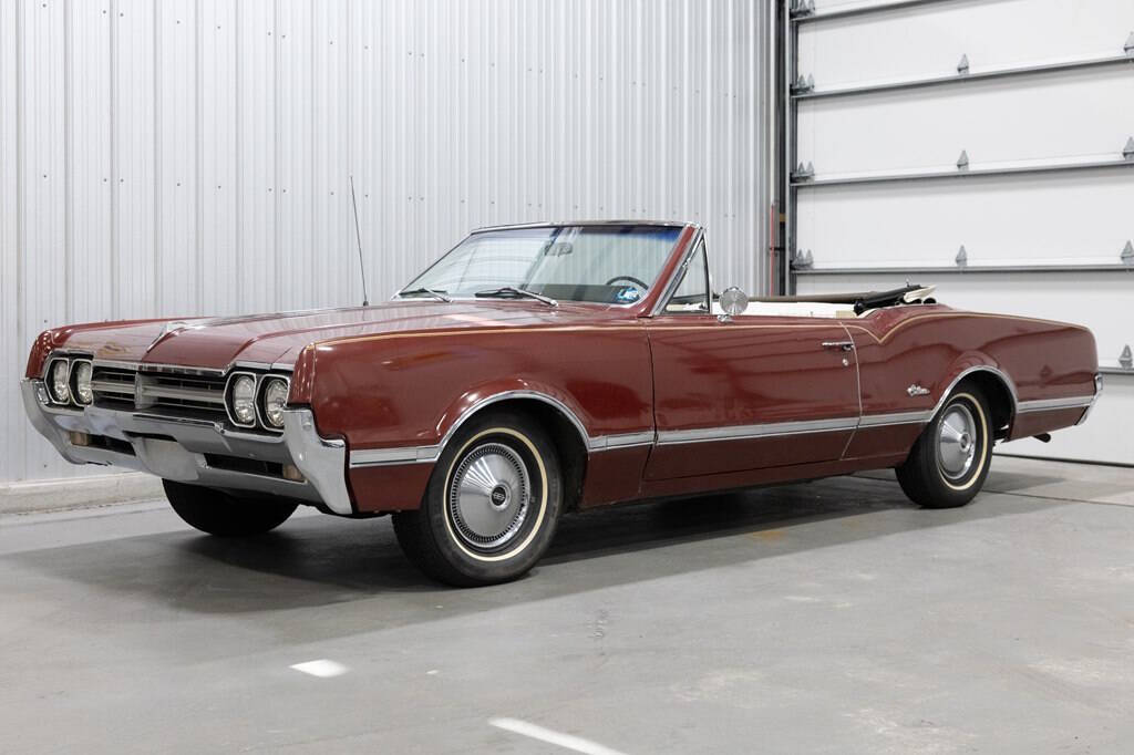 1966 Oldsmobile Cutlass 