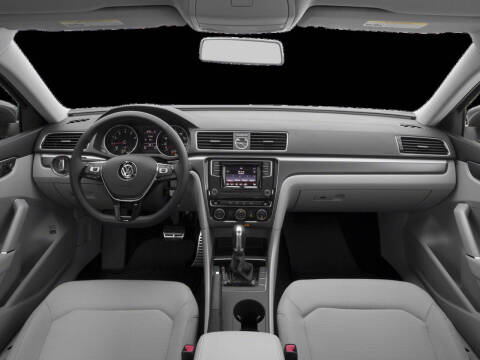 2017 Volkswagen Passat 1.8T R-Line