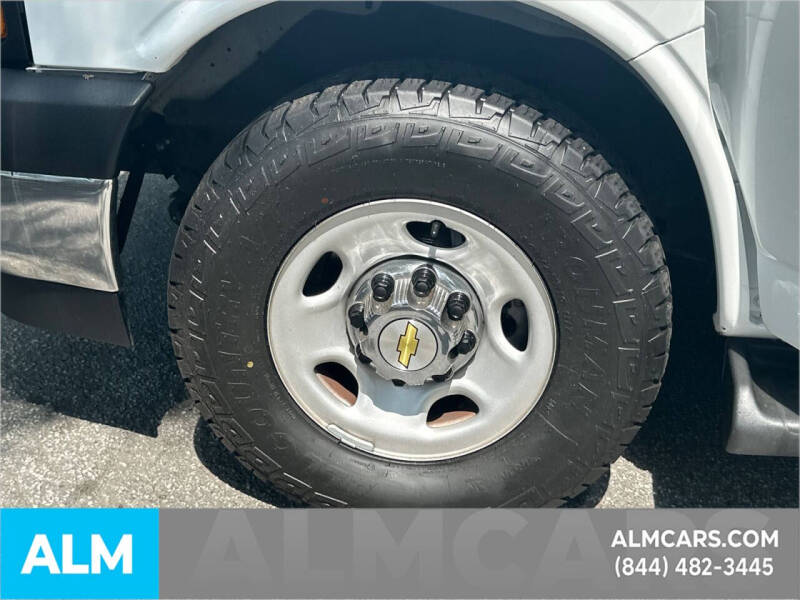 2025 Chevrolet Express LT 3500