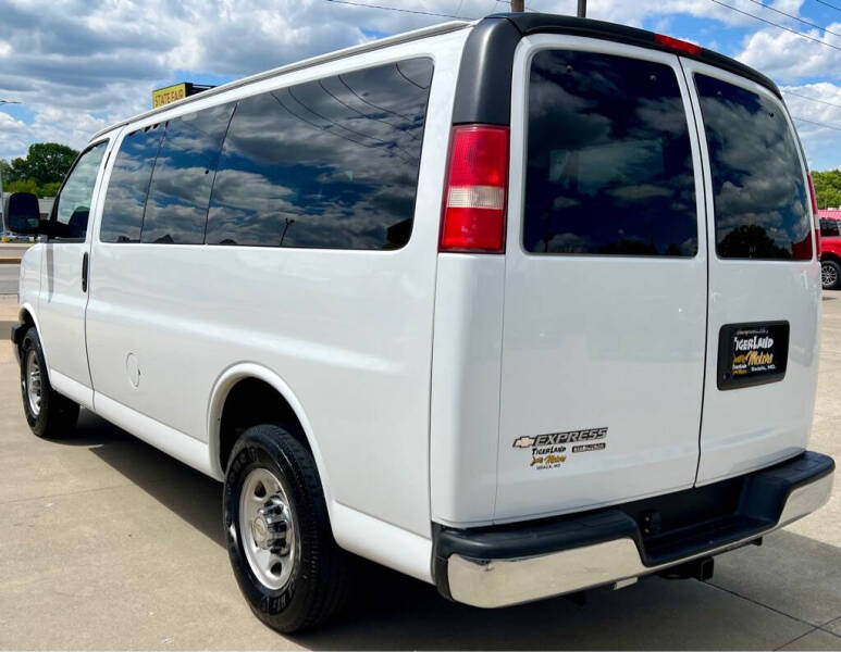 2016 Chevrolet Express LT 2500