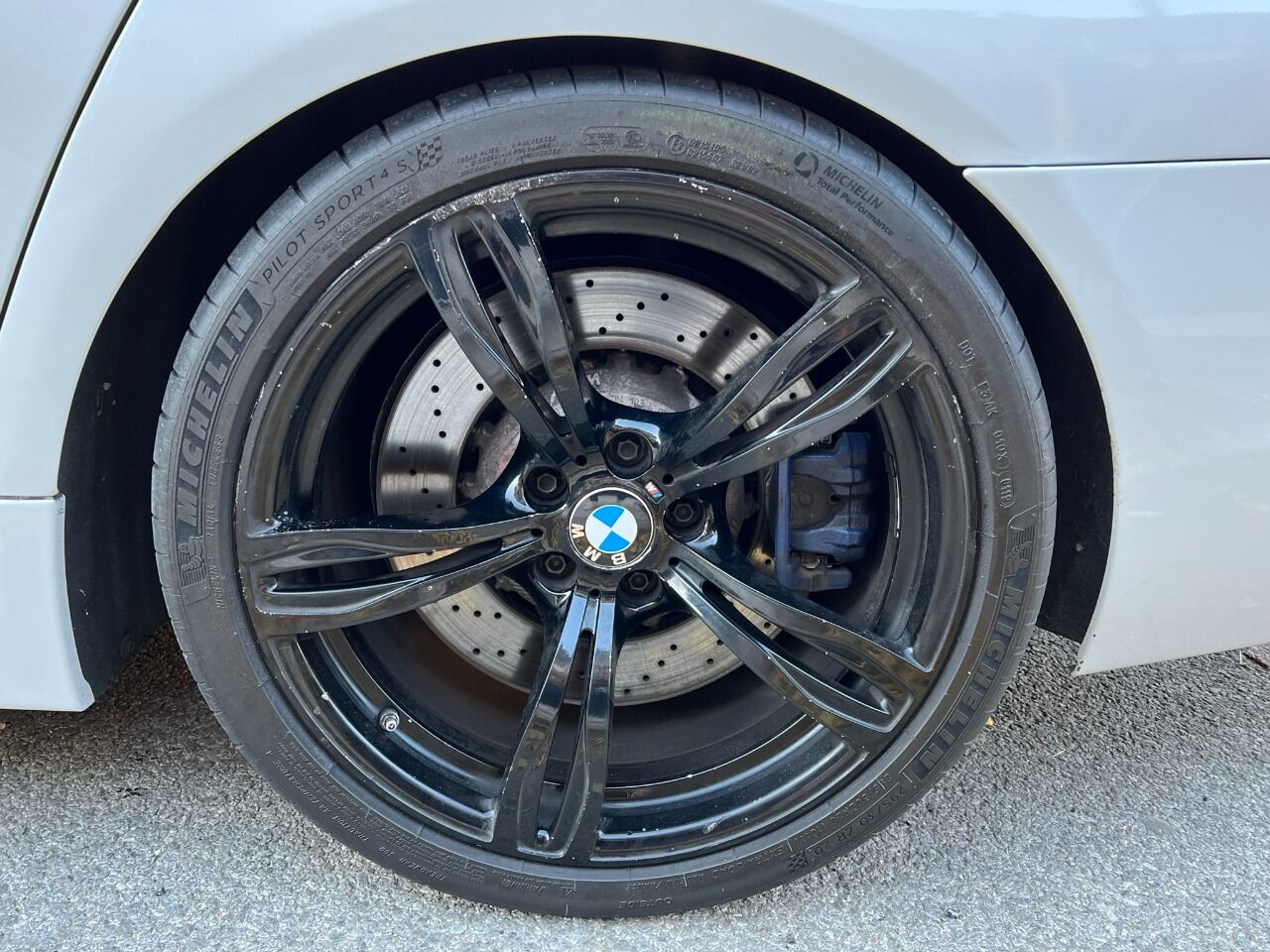 2013 BMW M5 Sedan - $27,900