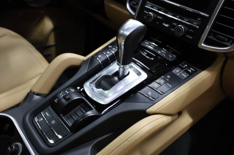 2014 Porsche Cayenne Platinum