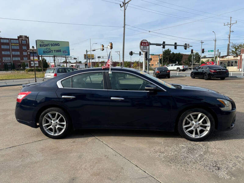 2009 Nissan Maxima SV photo 4