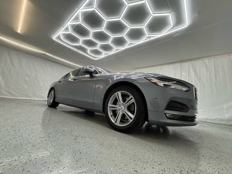 2018 Volvo S90 T5 Momentum