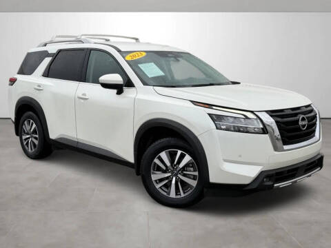 2023 Nissan Pathfinder SL