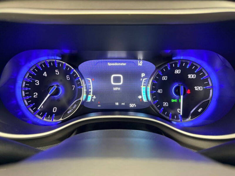 2027 Chrysler Pacifica Select