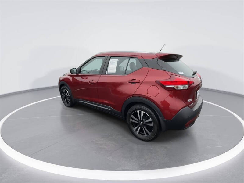 2020 Nissan Kicks SR