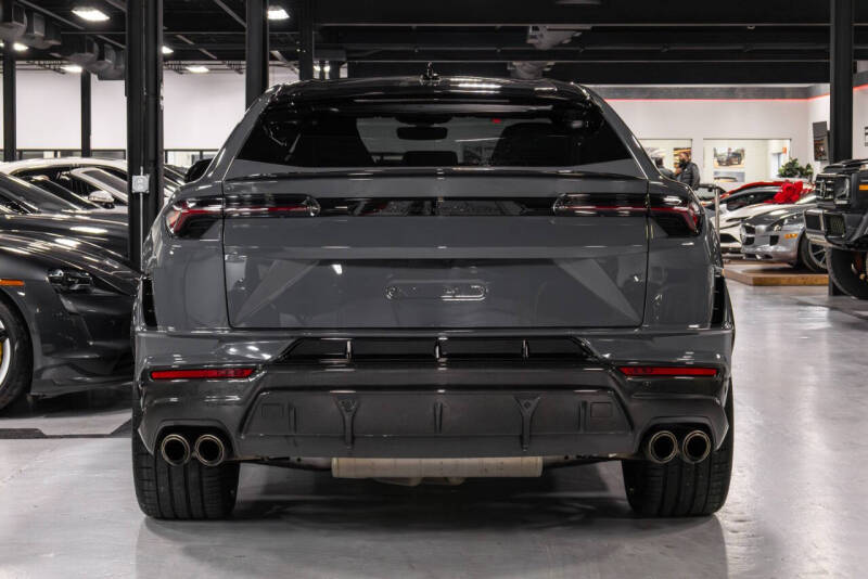 2023 Lamborghini Urus Performante