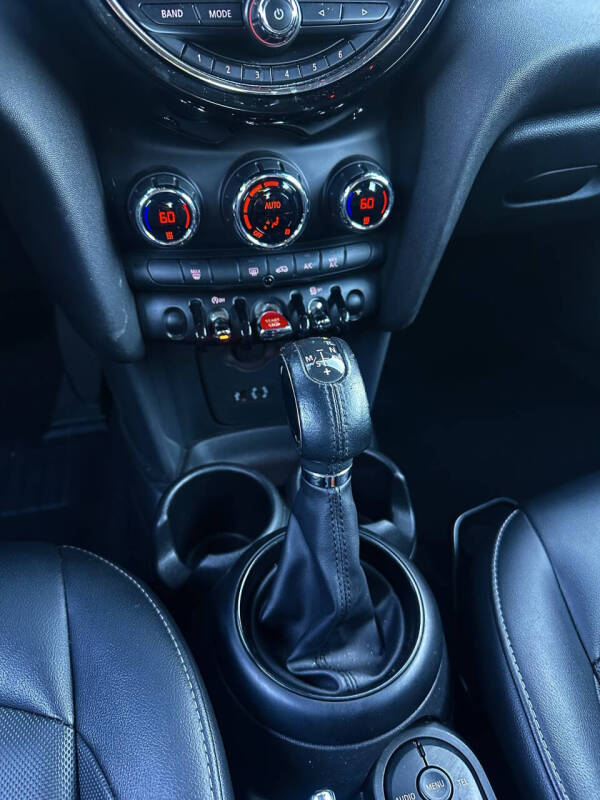 2017 MINI Hardtop 4 Door Cooper