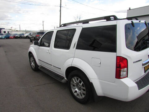 2010 Nissan Pathfinder LE