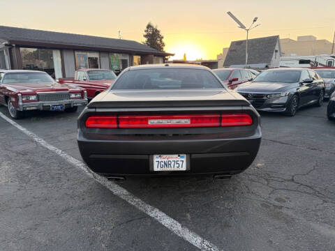 2014 Dodge Challenger SXT