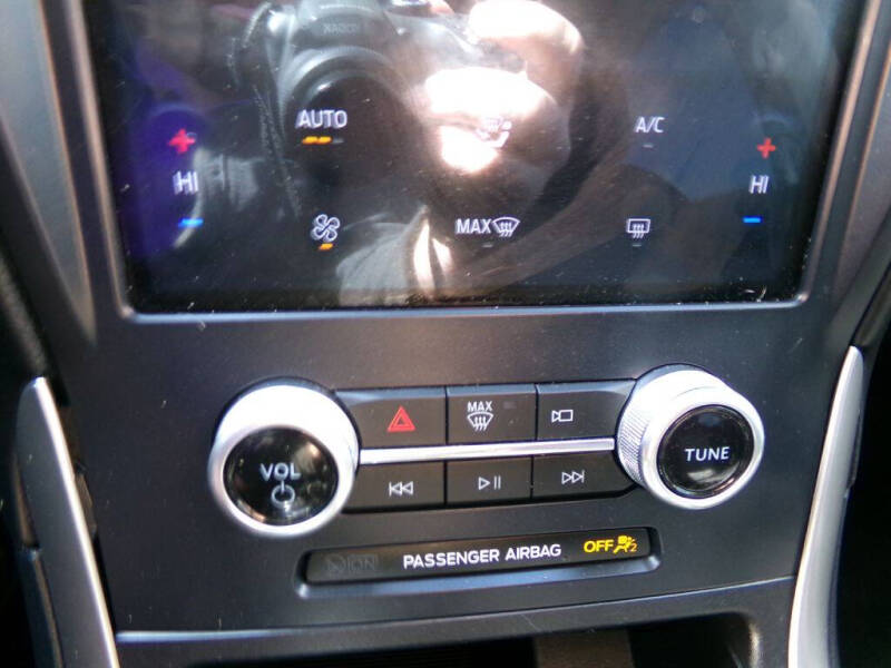 2023 Ford Edge SE