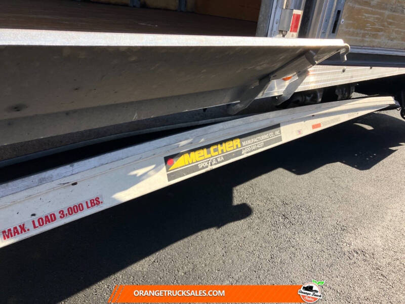 2019 Freightliner M2 106