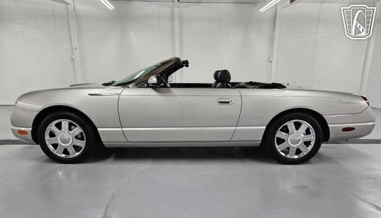 2005 Ford Thunderbird Deluxe