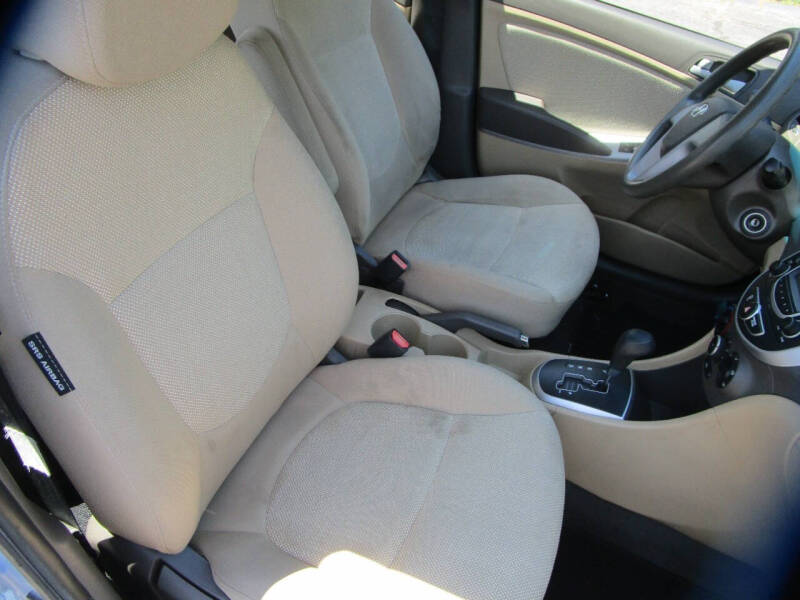 2013 Hyundai Accent GLS