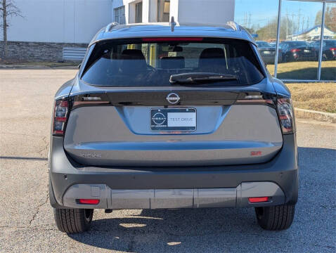 2025 Nissan Kicks SR