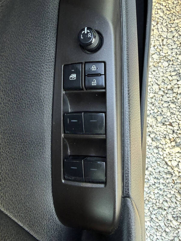 2023 Toyota Camry Hybrid SE