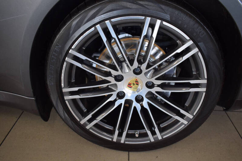 2016 Porsche Panamera Edition