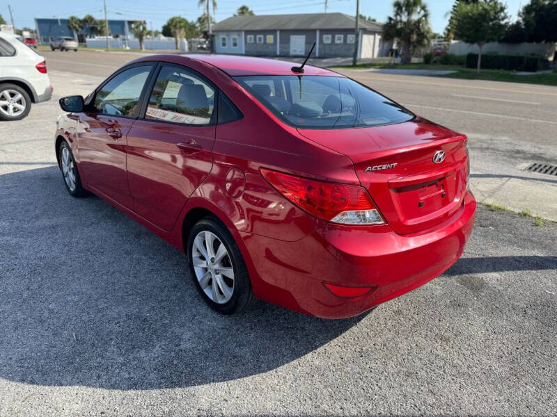 2012 Hyundai Accent GLS