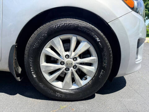 2015 Kia Sedona L