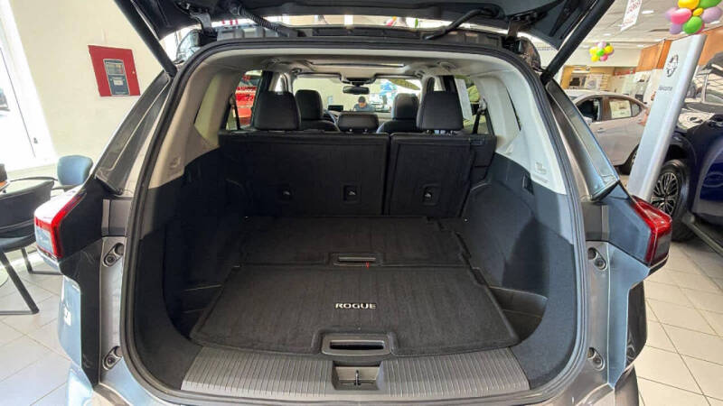 2025 Nissan Rogue Platinum