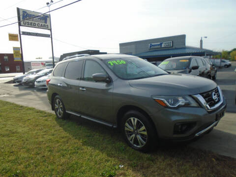 2017 Nissan Pathfinder SL