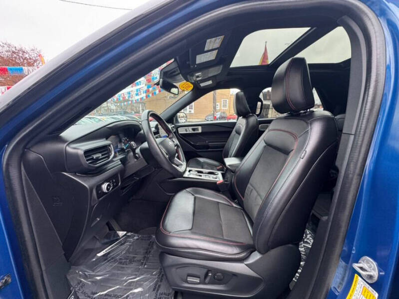 2023 Ford Explorer ST-Line