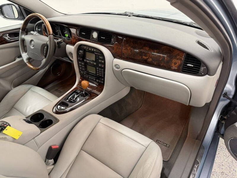 2004 Jaguar XJ-Series XJ8