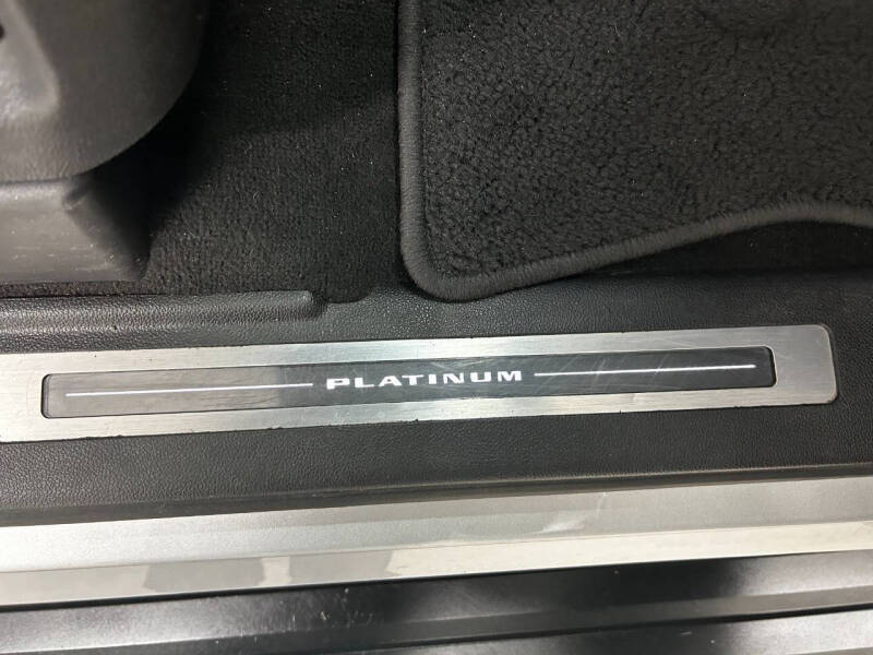 2017 Cadillac Escalade ESV Platinum