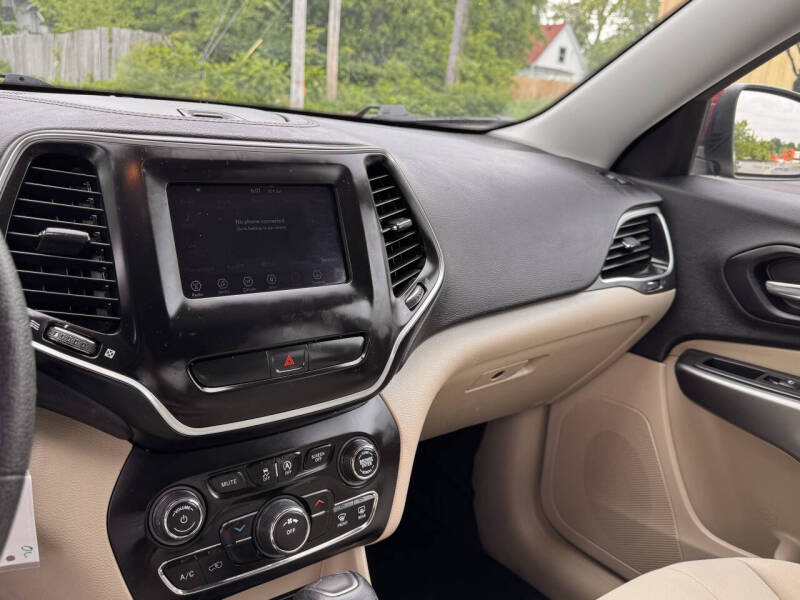 2019 Jeep Cherokee Latitude