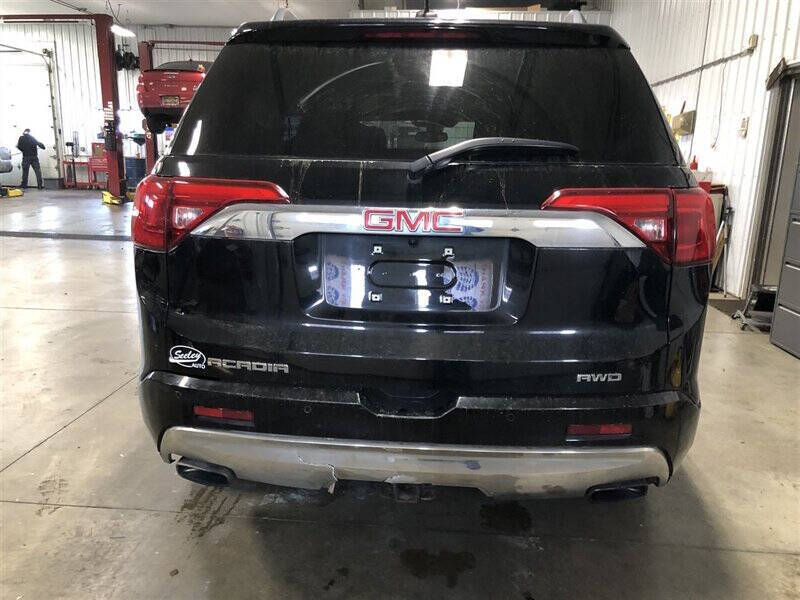 2017 GMC Acadia Denali