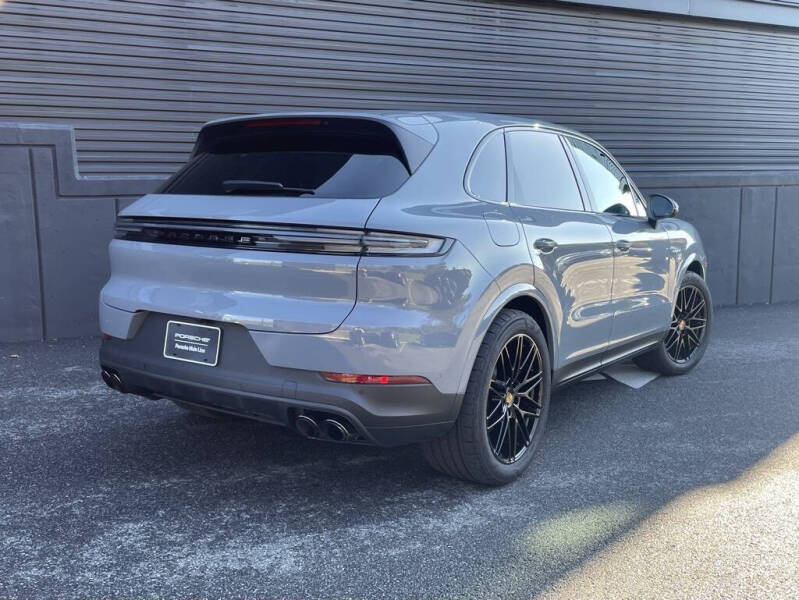 2024 Porsche Cayenne E-Hybrid