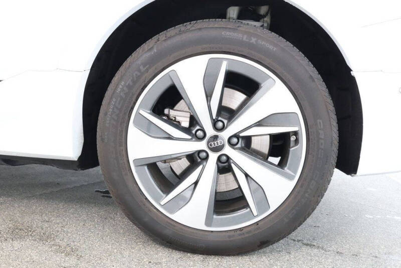 2024 Audi Q8 e-tron quattro Premium Plus