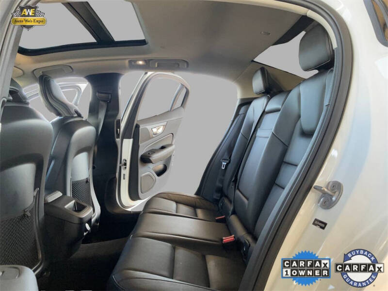 2024 Volvo S60 B5 Core Dark Theme