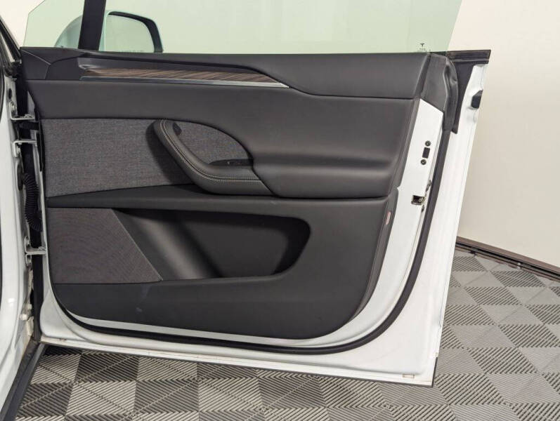 2023 Tesla Model X Standard Range