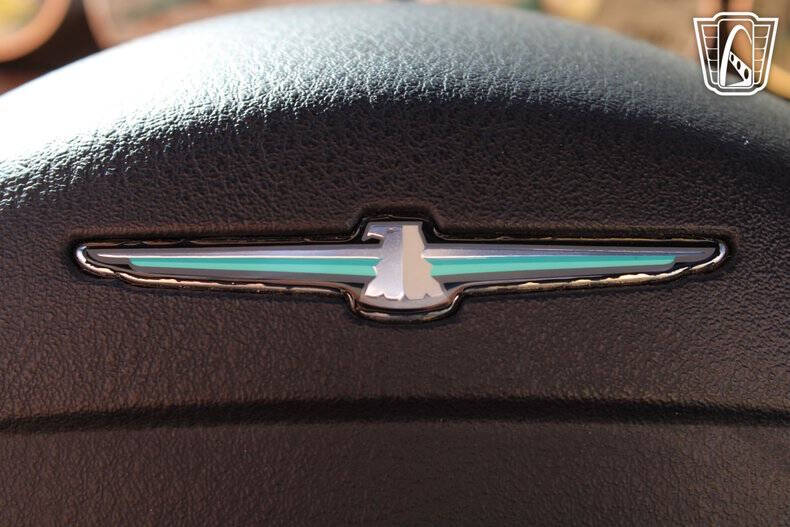 2004 Ford Thunderbird Deluxe