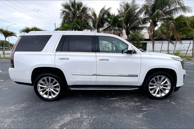 2020 Cadillac Escalade Luxury