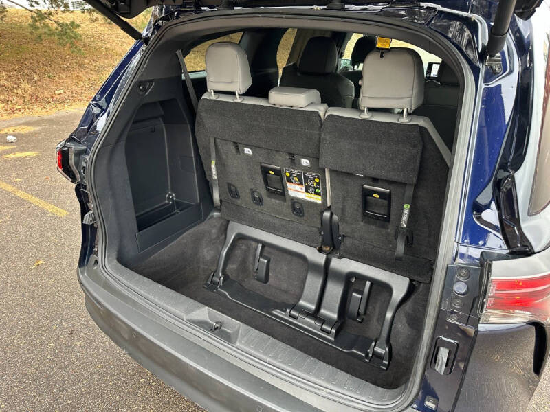 2025 Toyota Sienna XLE 7-Passenger