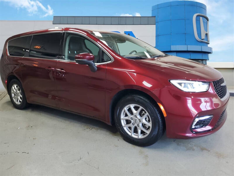 2023 Chrysler Pacifica Touring L